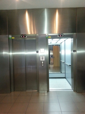 Imagen de los interiores del Hotel Holiday Inn Express Vitoria, An Ihg. Foto 9