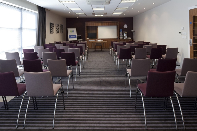 Imagen de los interiores del Hotel Holiday Inn Express Walsall M6j10, An Ihg. Foto 10