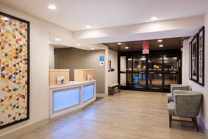 Imagen de los interiores del Hotel Holiday Inn Express Warrenton, An Ihg. Foto 15
