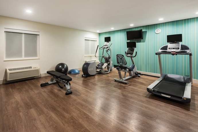 Imagen de los interiores del Hotel Holiday Inn Express Warrenton, An Ihg. Foto 17