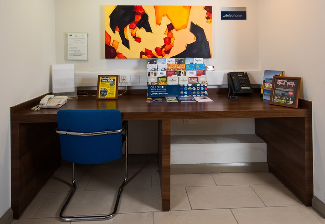 Imagen de los interiores del Hotel Holiday Inn Express Warwick - Stratford-upon-avon, An Ihg. Foto 13