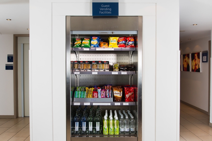 Imagen del bar/restaurante del Hotel Holiday Inn Express Warwick - Stratford-upon-avon, An Ihg. Foto 3