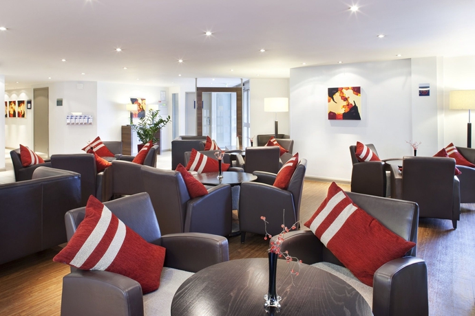 Imagen de los interiores del Hotel Holiday Inn Express Warwick - Stratford-upon-avon, An Ihg. Foto 14