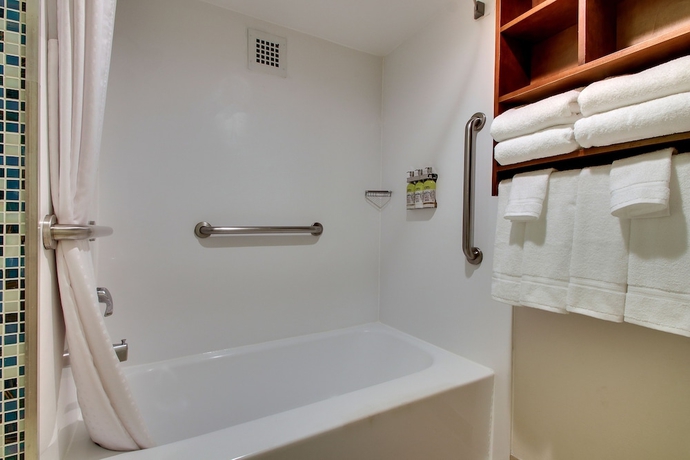 Imagen de la habitación del Hotel Holiday Inn Express Washington DC N-Silver Spring. Foto 15