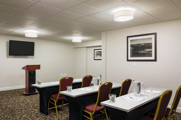 Imagen de los interiores del Hotel Holiday Inn Express Washington Dc East - Andrews Afb, An Ihg. Foto 10