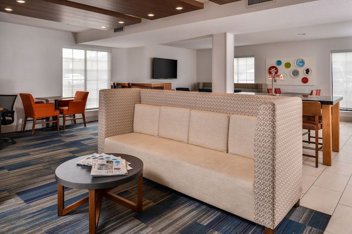 Imagen de los interiores del Hotel Holiday Inn Express Westley, An Ihg. Foto 18