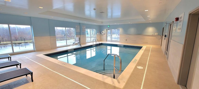 Imagen de la piscina del Hotel Holiday Inn Express White Marsh, An Ihg. Foto 20