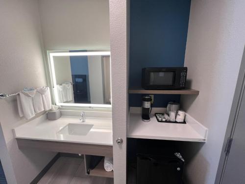Imagen general del Hotel Holiday Inn Express Wichita North - Park City. Foto 2