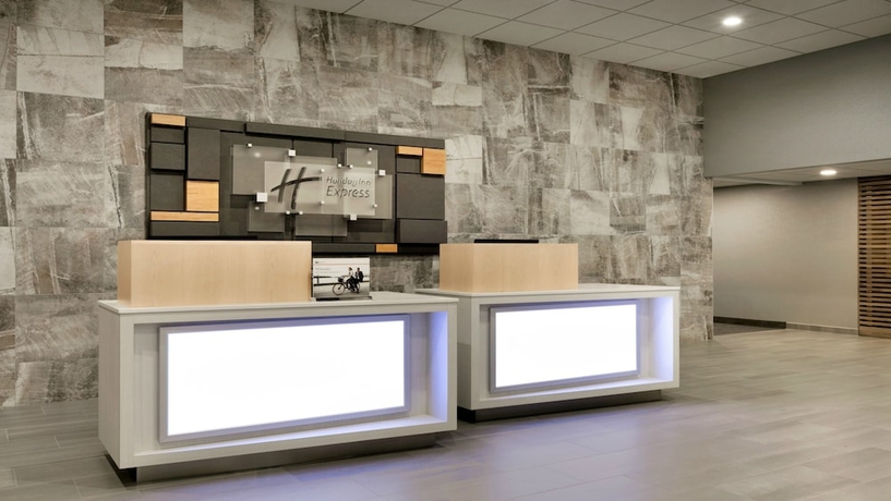 Imagen de los interiores del Hotel Holiday Inn Express Williamsbrg Busch Gardens Area. Foto 15