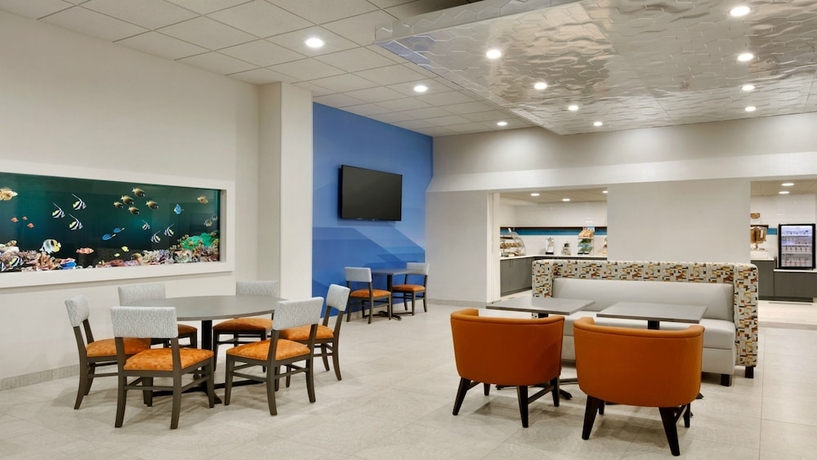 Imagen de los interiores del Hotel Holiday Inn Express Williamsbrg Busch Gardens Area. Foto 17