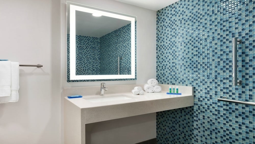 Imagen de la habitación del Hotel Holiday Inn Express Williamsbrg Busch Gardens Area. Foto 14