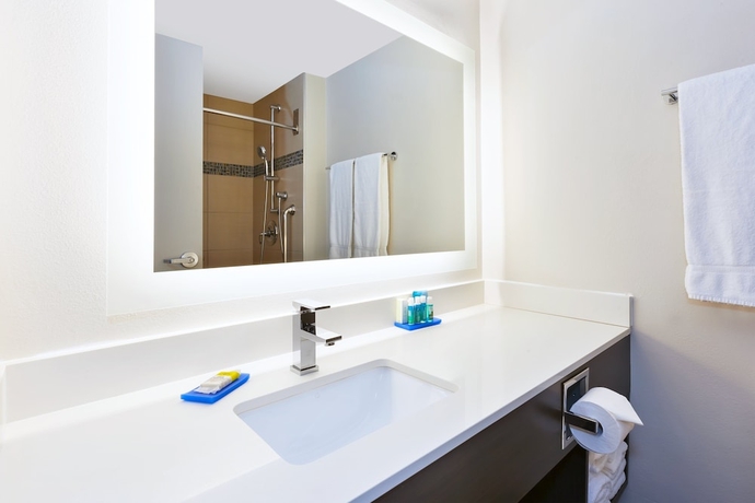 Imagen de la habitación del Hotel Holiday Inn Express Winnipeg Airport Polo Park. Foto 11