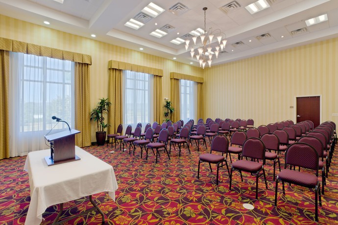 Imagen de los interiores del Hotel Holiday Inn Express Woodstock-shenandoah Valley, An Ihg. Foto 18