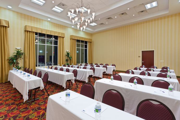 Imagen de los interiores del Hotel Holiday Inn Express Woodstock-shenandoah Valley, An Ihg. Foto 19