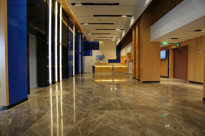 Imagen de los interiores del Hotel Holiday Inn Express Wuhan Optical Valley, An Ihg. Foto 19