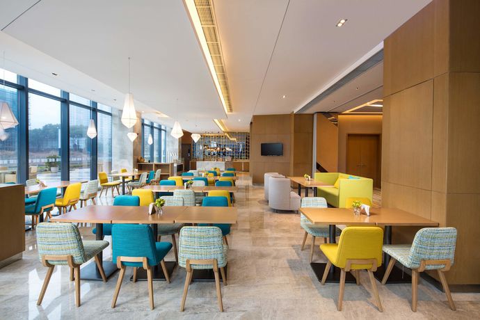Imagen del bar/restaurante del Hotel Holiday Inn Express Wuxi Taihu New City, An Ihg. Foto 6