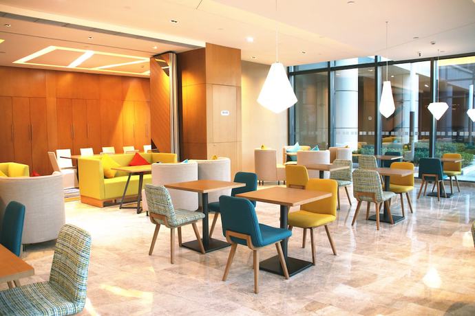 Imagen del bar/restaurante del Hotel Holiday Inn Express Wuxi Taihu New City, An Ihg. Foto 7