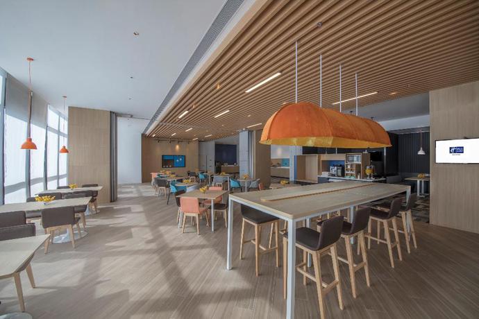 Imagen del bar/restaurante del Hotel Holiday Inn Express Xiamen Airport Harbor. Foto 7