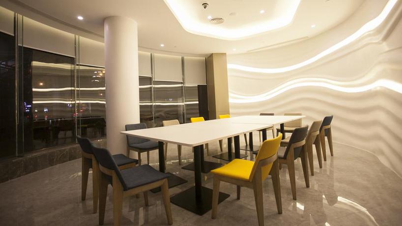 Imagen de los interiores del Hotel Holiday Inn Express Xiamen City Center, An Ihg. Foto 7