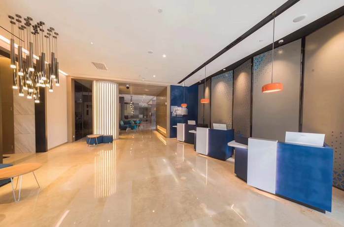 Imagen de los interiores del Hotel Holiday Inn Express Xichang City Center. Foto 20