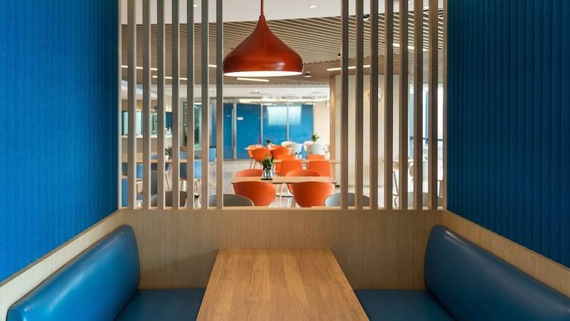 Imagen del bar/restaurante del Hotel Holiday Inn Express Yangjiang City Center, An Ihg. Foto 3