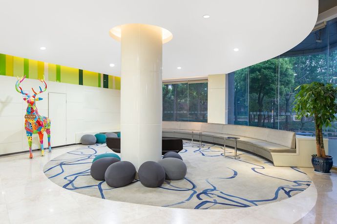 Imagen de los interiores del Hotel Holiday Inn Express Yangzhou City Center, An Ihg. Foto 17