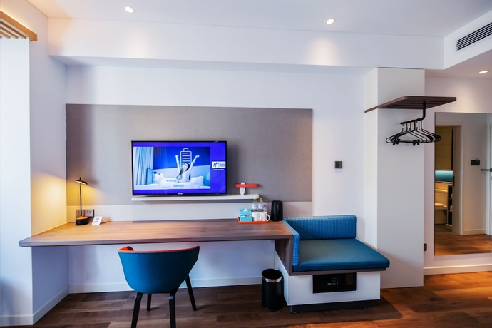 Imagen de la habitación del Hotel Holiday Inn Express Yantai Fulai. Foto 9