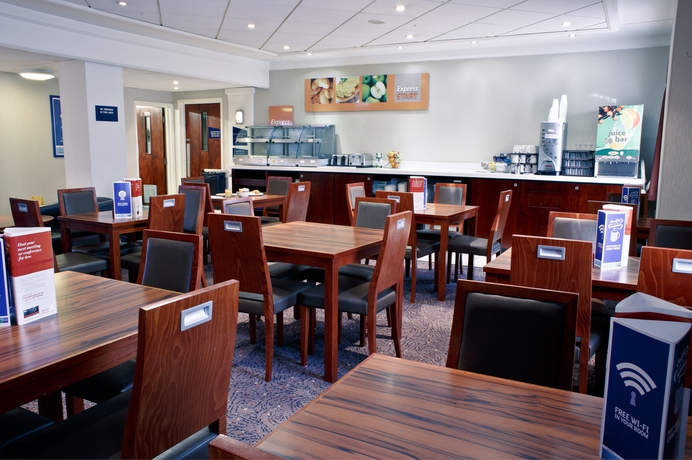 Imagen del bar/restaurante del Hotel Holiday Inn Express York, An Ihg. Foto 2