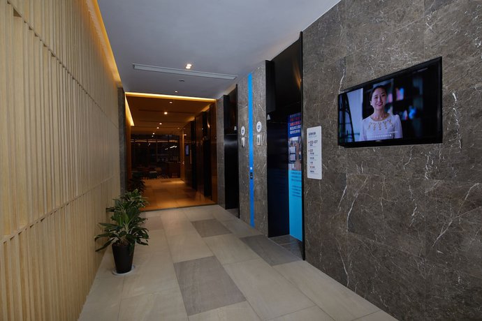Imagen de los interiores del Hotel Holiday Inn Express Zhangjiagang East, An Ihg. Foto 17