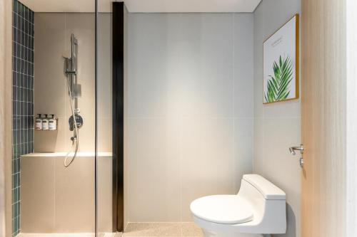 Imagen de la habitación del Hotel Holiday Inn Express Zhanjiang Coast, an IHG. Foto 13