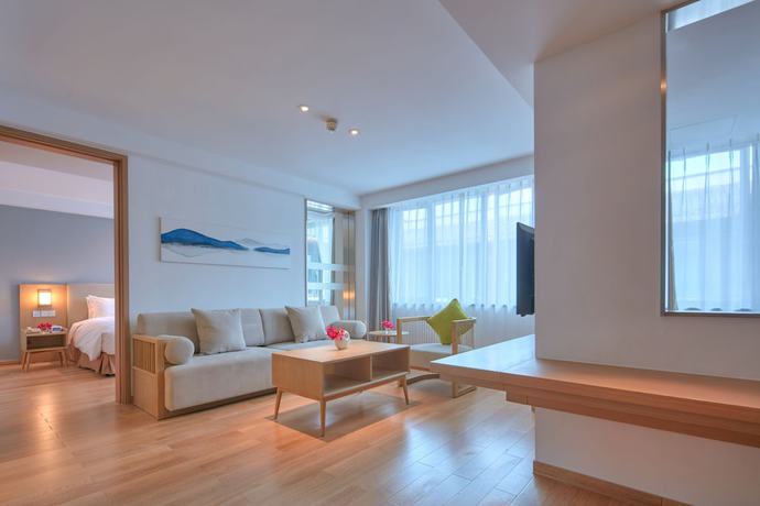 Imagen de los interiores del Hotel Holiday Inn Express - Zhejiang Qianxia Lake. Foto 16