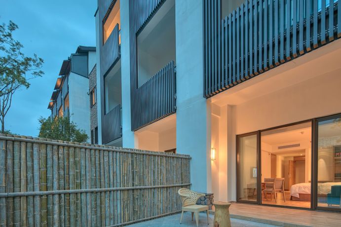 Imagen de los interiores del Hotel Holiday Inn Express - Zhejiang Qianxia Lake. Foto 17