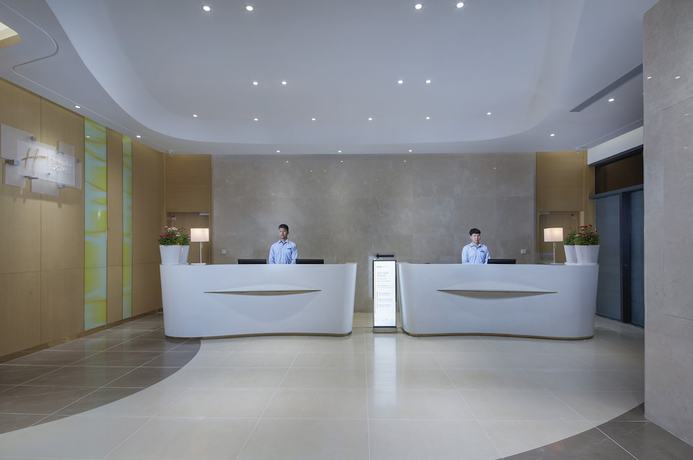 Imagen de los interiores del Hotel Holiday Inn Express Zhengzhou Longzi Lake, An Ihg. Foto 20