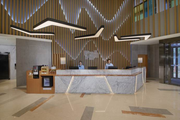 Imagen de los interiores del Hotel Holiday Inn Express Zhengzhou Zhengdong, An Ihg. Foto 19