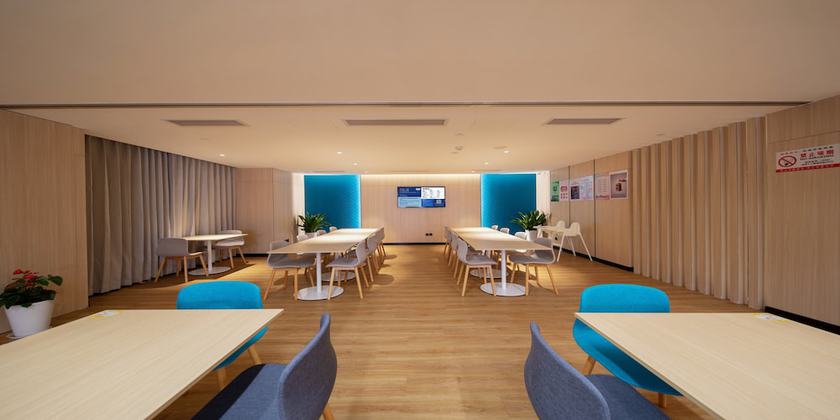 Imagen del bar/restaurante del Hotel Holiday Inn Express Zhoushan Dinghai, An Ihg. Foto 4