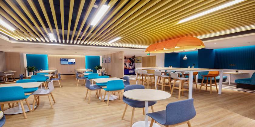Imagen del bar/restaurante del Hotel Holiday Inn Express Zhoushan Dinghai, An Ihg. Foto 5