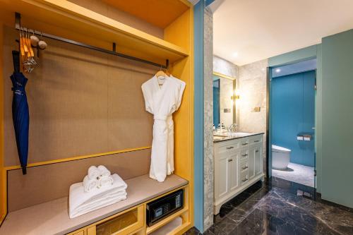 Imagen de la habitación del Hotel Holiday Inn Express Zhuhai Guishan Island, an IHG. Foto 18