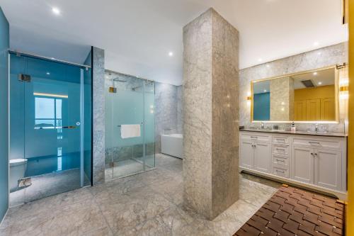 Imagen de la habitación del Hotel Holiday Inn Express Zhuhai Guishan Island, an IHG. Foto 20