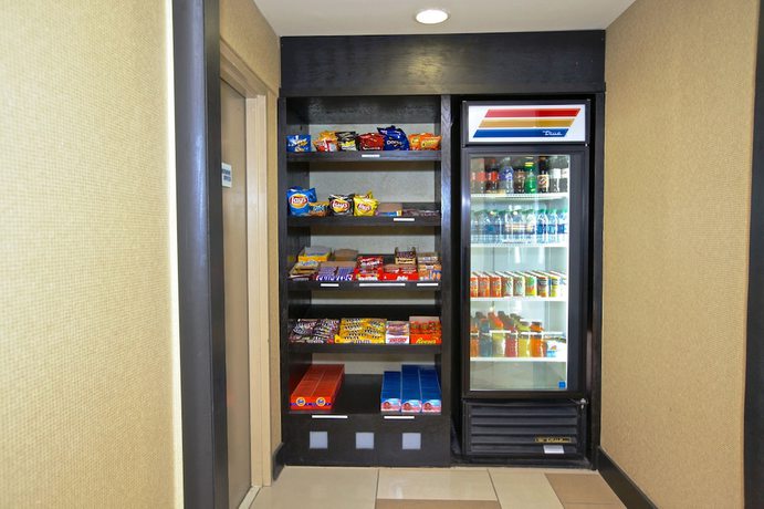 Imagen del bar/restaurante del Hotel Holiday Inn Express & Suites Acworth - Kennesaw Northwest. Foto 4