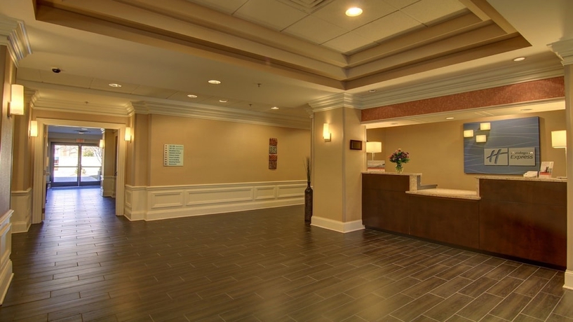 Imagen de los interiores del Hotel Holiday Inn Express & Suites Alpharetta - Windward Parkway. Foto 13