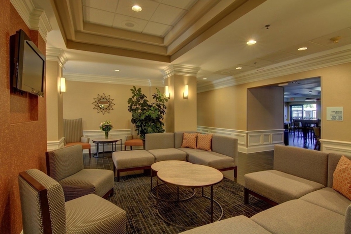 Imagen de los interiores del Hotel Holiday Inn Express & Suites Alpharetta - Windward Parkway. Foto 15