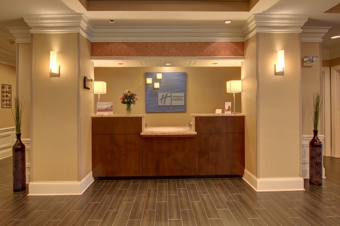 Imagen de los interiores del Hotel Holiday Inn Express & Suites Alpharetta - Windward Parkway. Foto 16