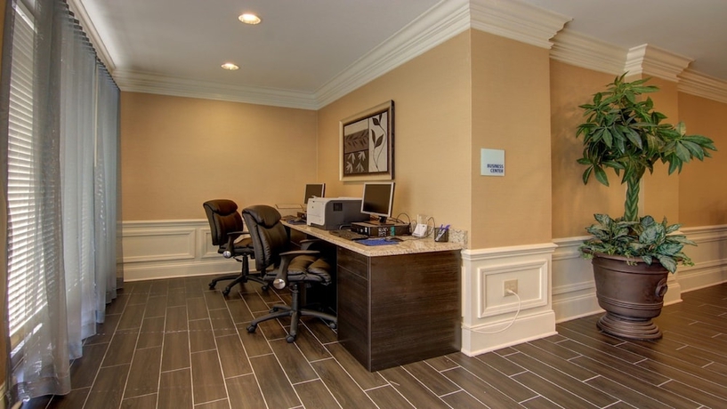 Imagen general del Hotel Holiday Inn Express & Suites Alpharetta - Windward Parkway. Foto 2