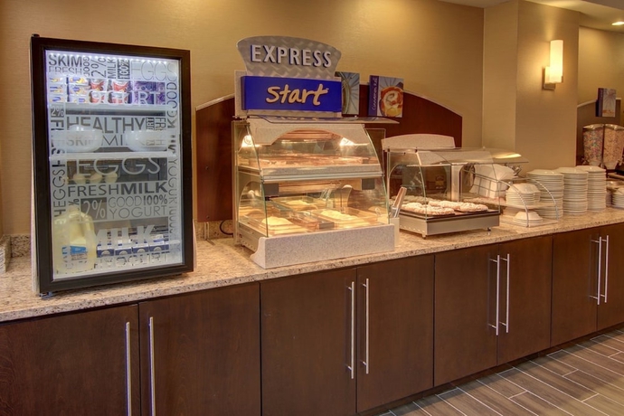 Imagen del bar/restaurante del Hotel Holiday Inn Express & Suites Alpharetta - Windward Parkway. Foto 4
