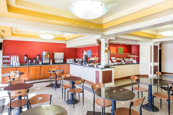 Imagen del bar/restaurante del Hotel Holiday Inn Express & Suites Atlanta - Tucker Northlake. Foto 4