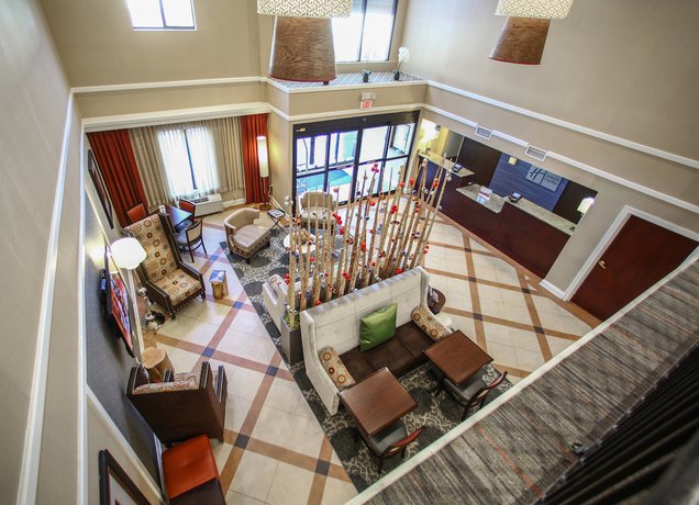 Imagen de los interiores del Hotel Holiday Inn Express & Suites Atlanta-Emory University Area. Foto 14