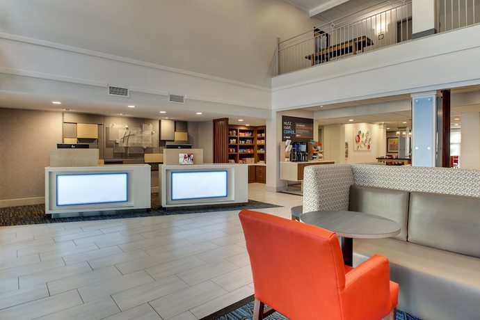 Imagen de los interiores del Hotel Holiday Inn Express & Suites Atlanta-Emory University Area. Foto 18