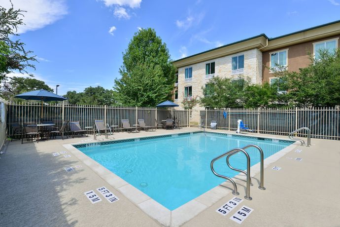 Imagen de la piscina del Hotel Holiday Inn Express & Suites Austin SW - Sunset Valley. Foto 20