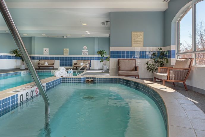 Imagen de la piscina del Hotel Holiday Inn Express & Suites - Belleville. Foto 20