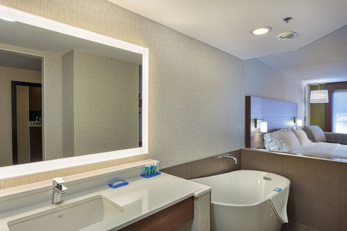 Imagen de la habitación del Hotel Holiday Inn Express & Suites - Belleville. Foto 9